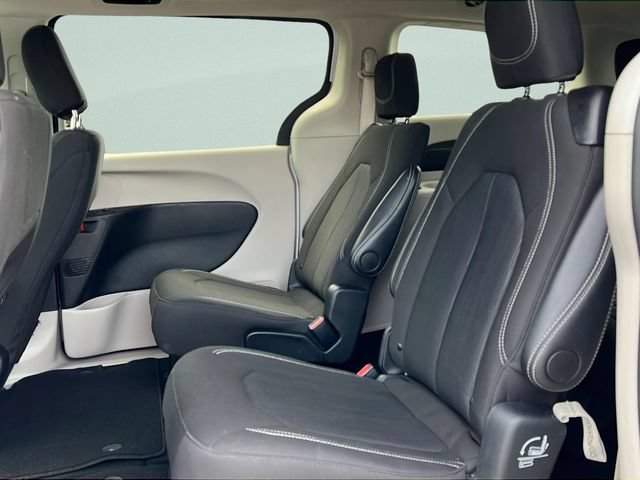 Used 2024 Chrysler Voyager LX FWD image 10