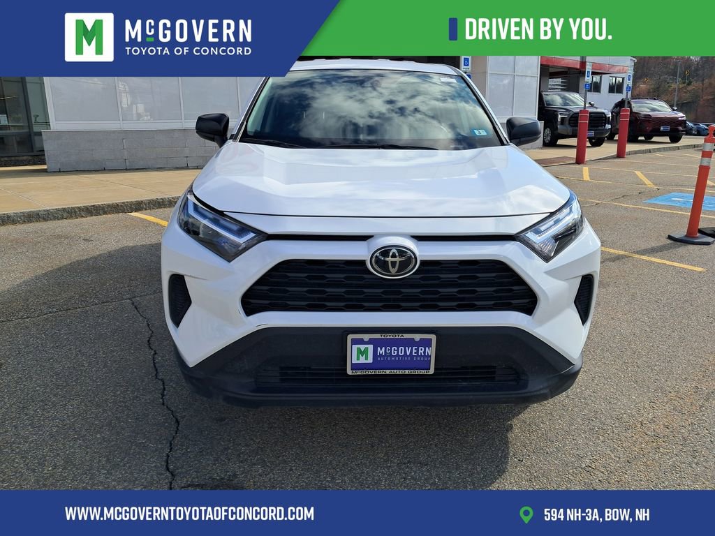 Used 2024 Toyota RAV4 LE AWD/4WD image 8