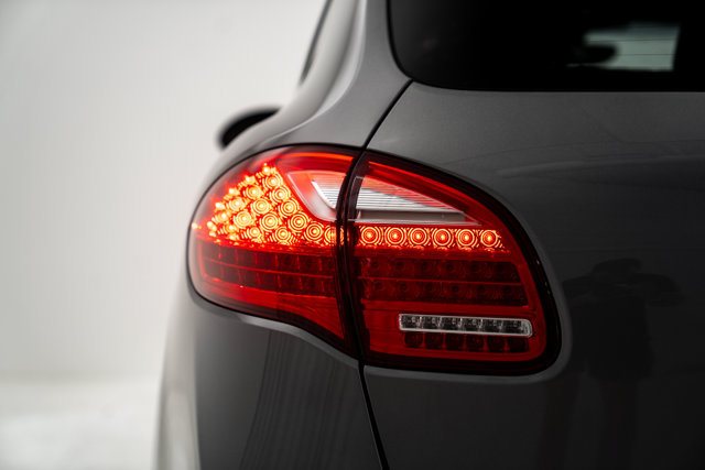 Used 2014 Porsche Cayenne Diesel Platinum Edition AWD/4WD image 50