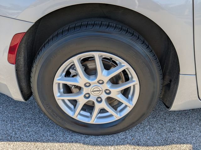 Used 2023 Chrysler Pacifica Touring-L FWD image 11