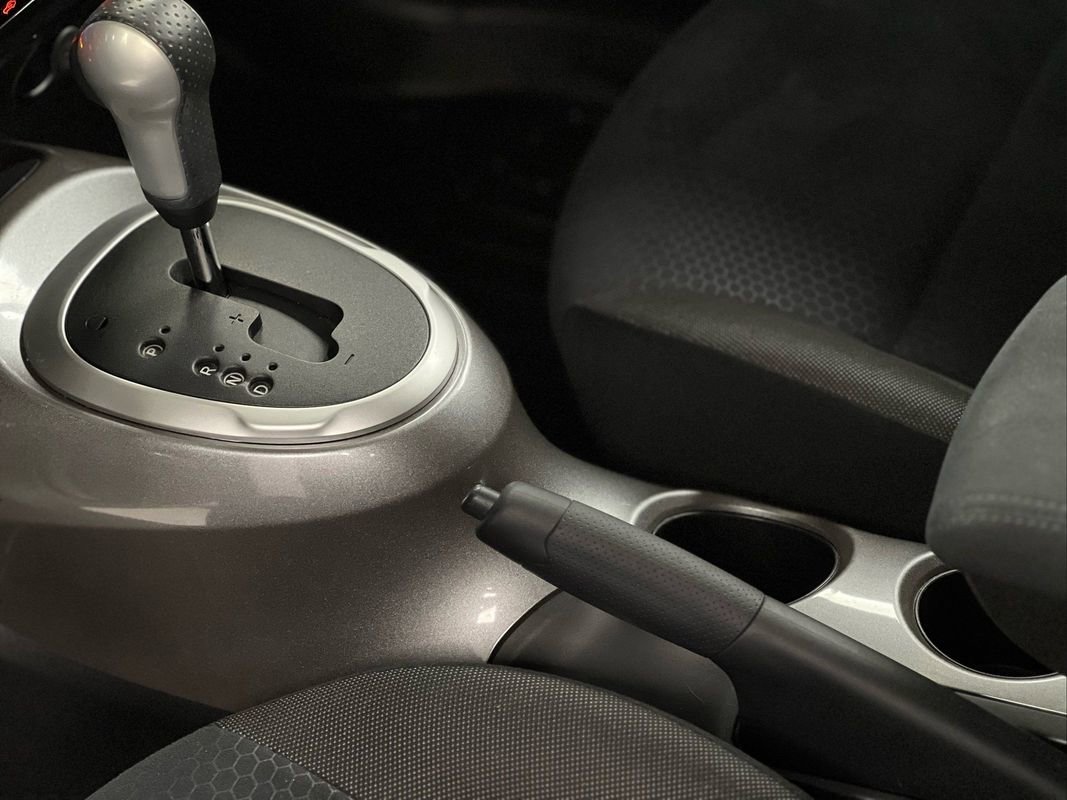 Used 2013 Nissan Juke SV image 29