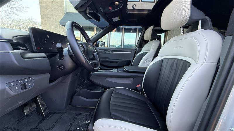 Used 2024 Kia EV9 GT-Line image 11