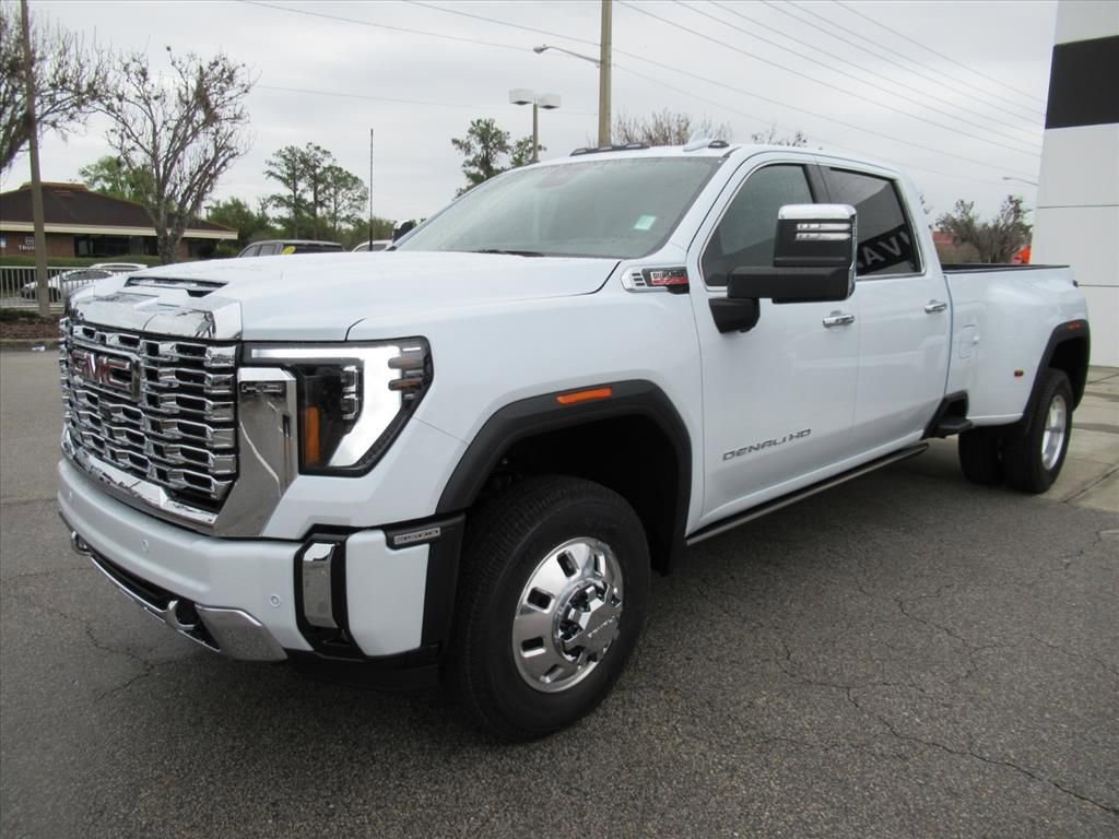 New 2026 GMC Sierra 3500 Denali w/ Denali Reserve Package image 3