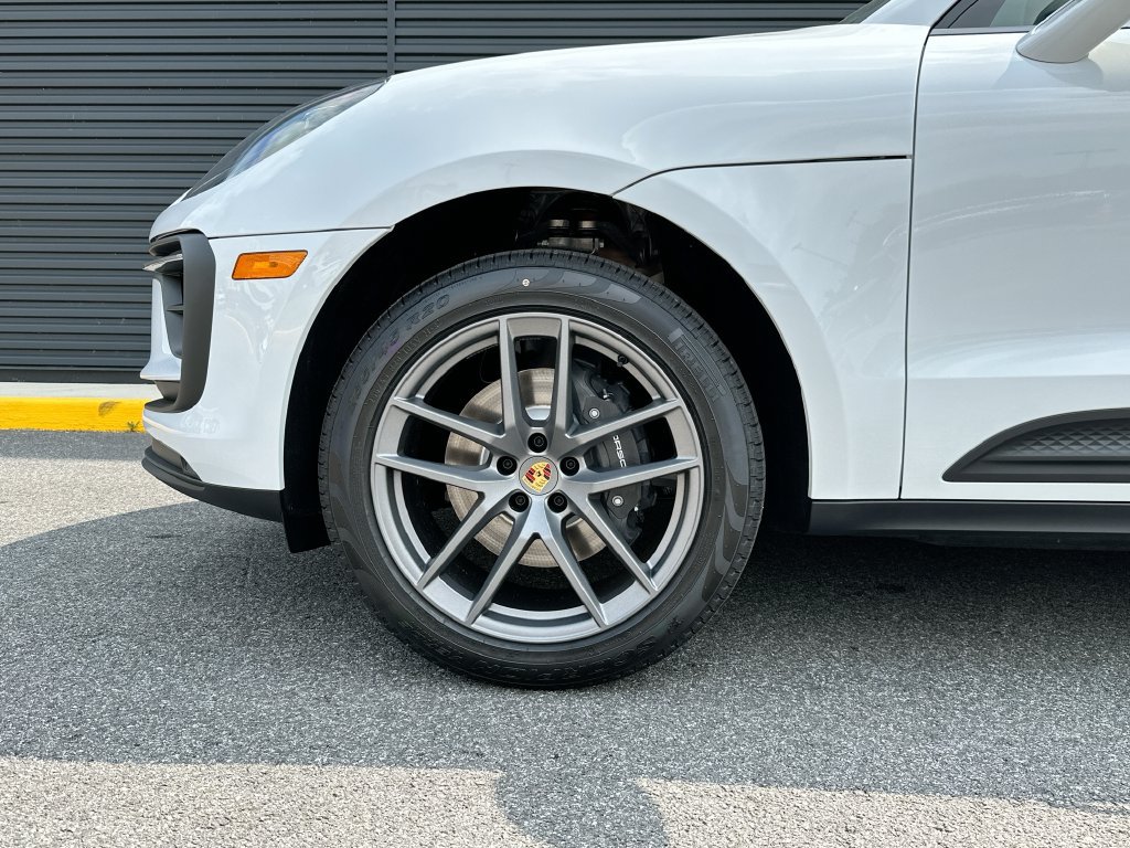 New 2026 Porsche Macan AWD/4WD image 34