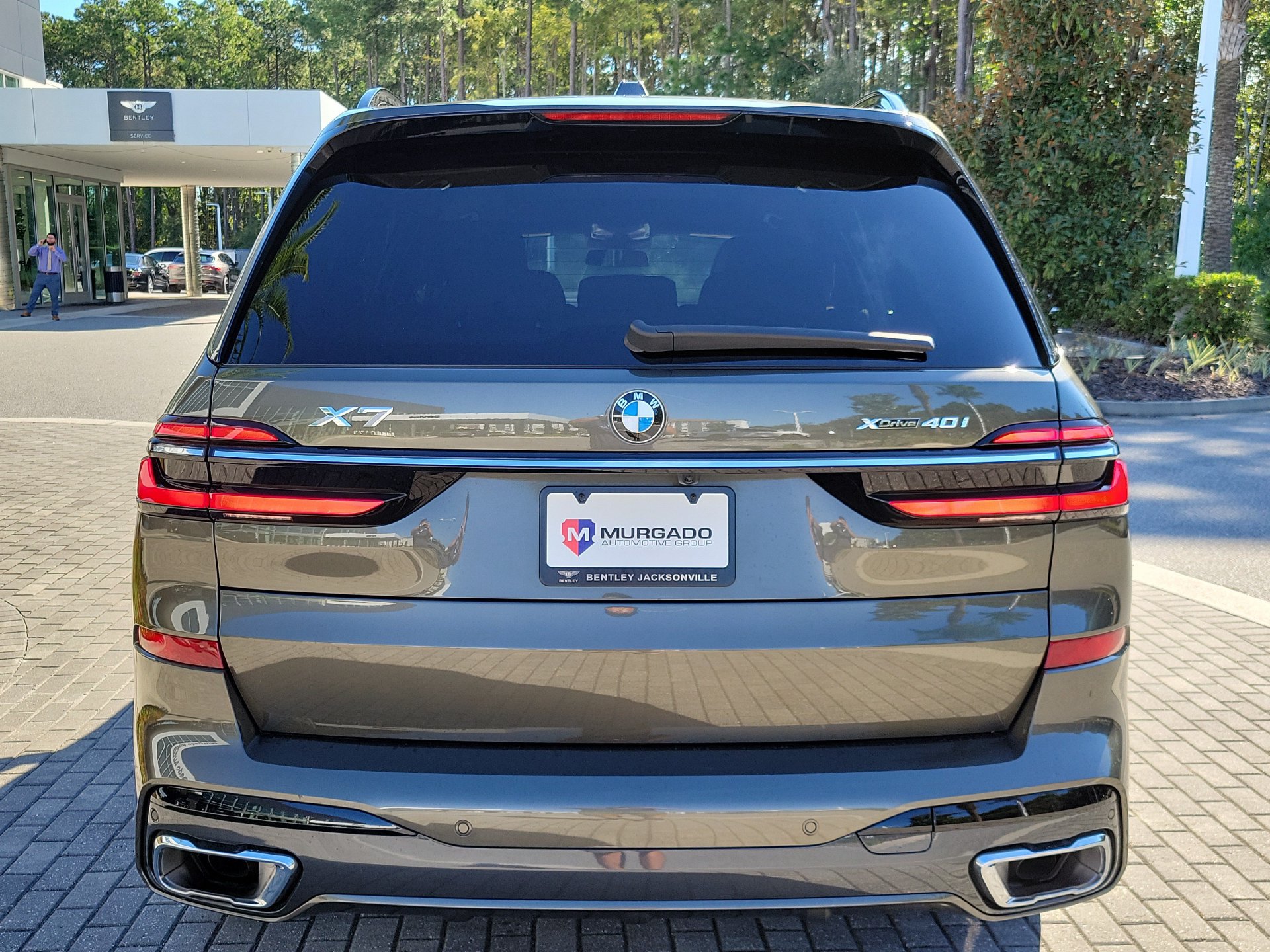 Used 2024 BMW X7 xDrive40i w/ M Sport Package AWD/4WD image 11