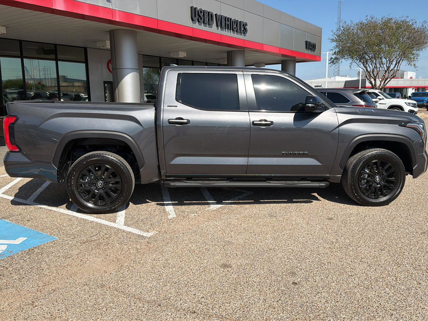 Used 2025 Toyota Tundra Limited image 2