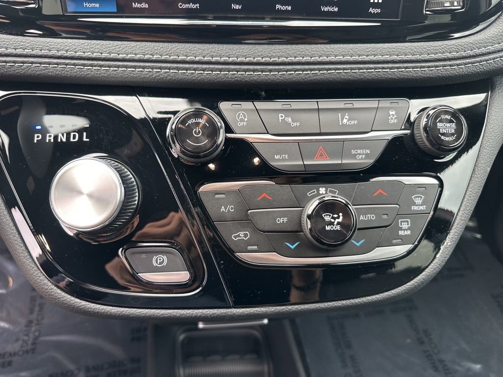 New 2026 Chrysler Pacifica Select FWD image 30