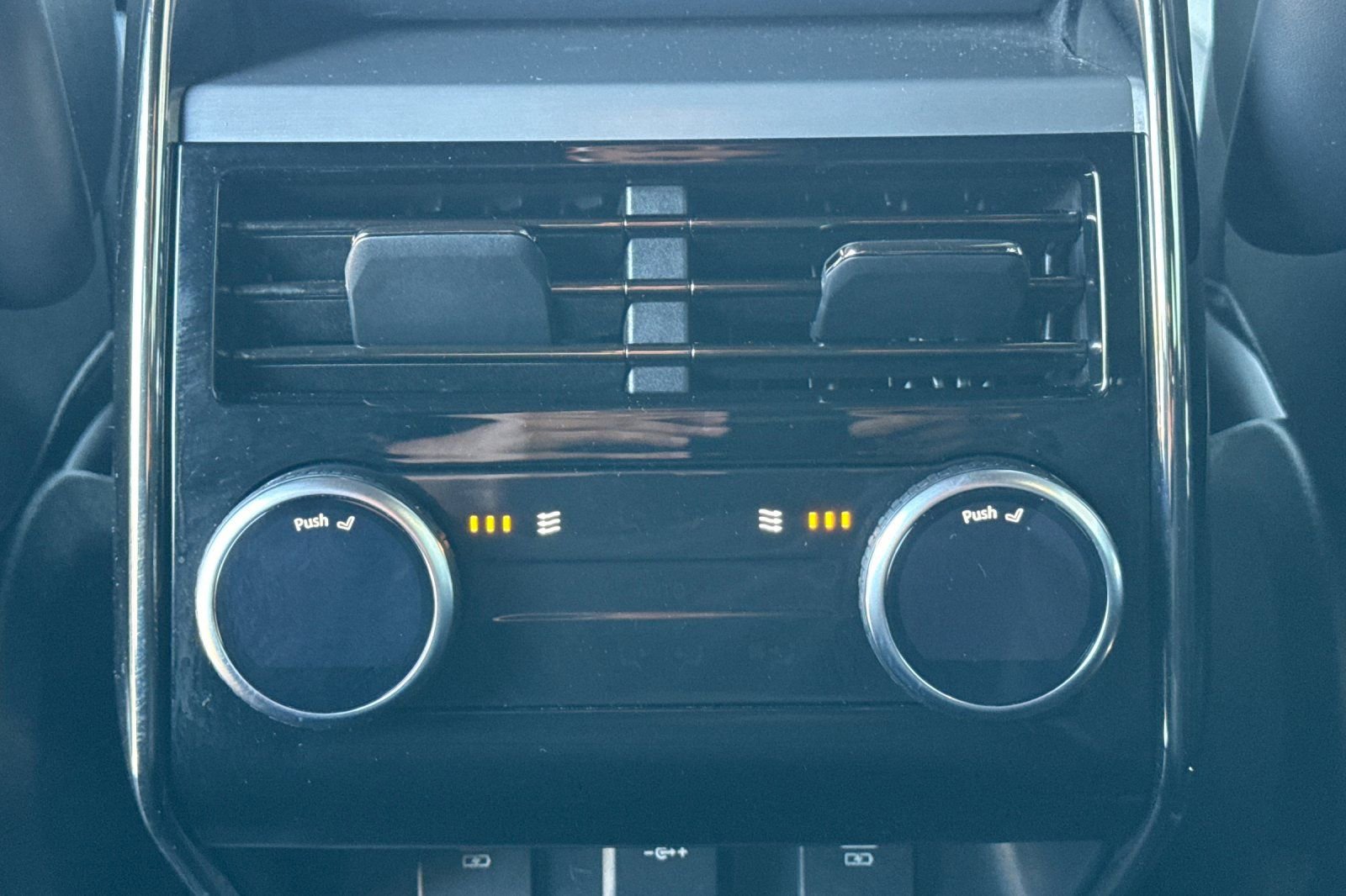 Used 2024 Land Rover Range Rover Sport Dynamic SE image 39