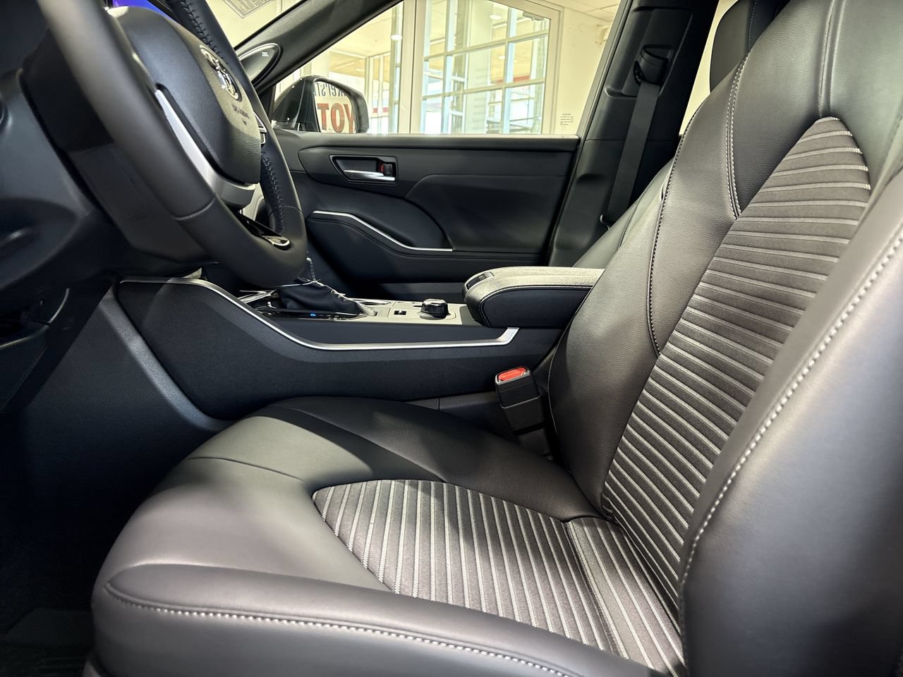 New 2026 Toyota Highlander XSE AWD/4WD image 11