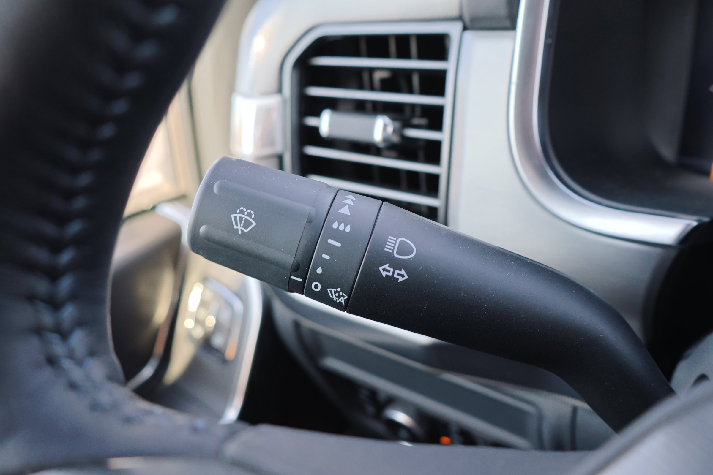 Certified 2025 Ford F150 Platinum w/ FX4 Off-Road Package image 21