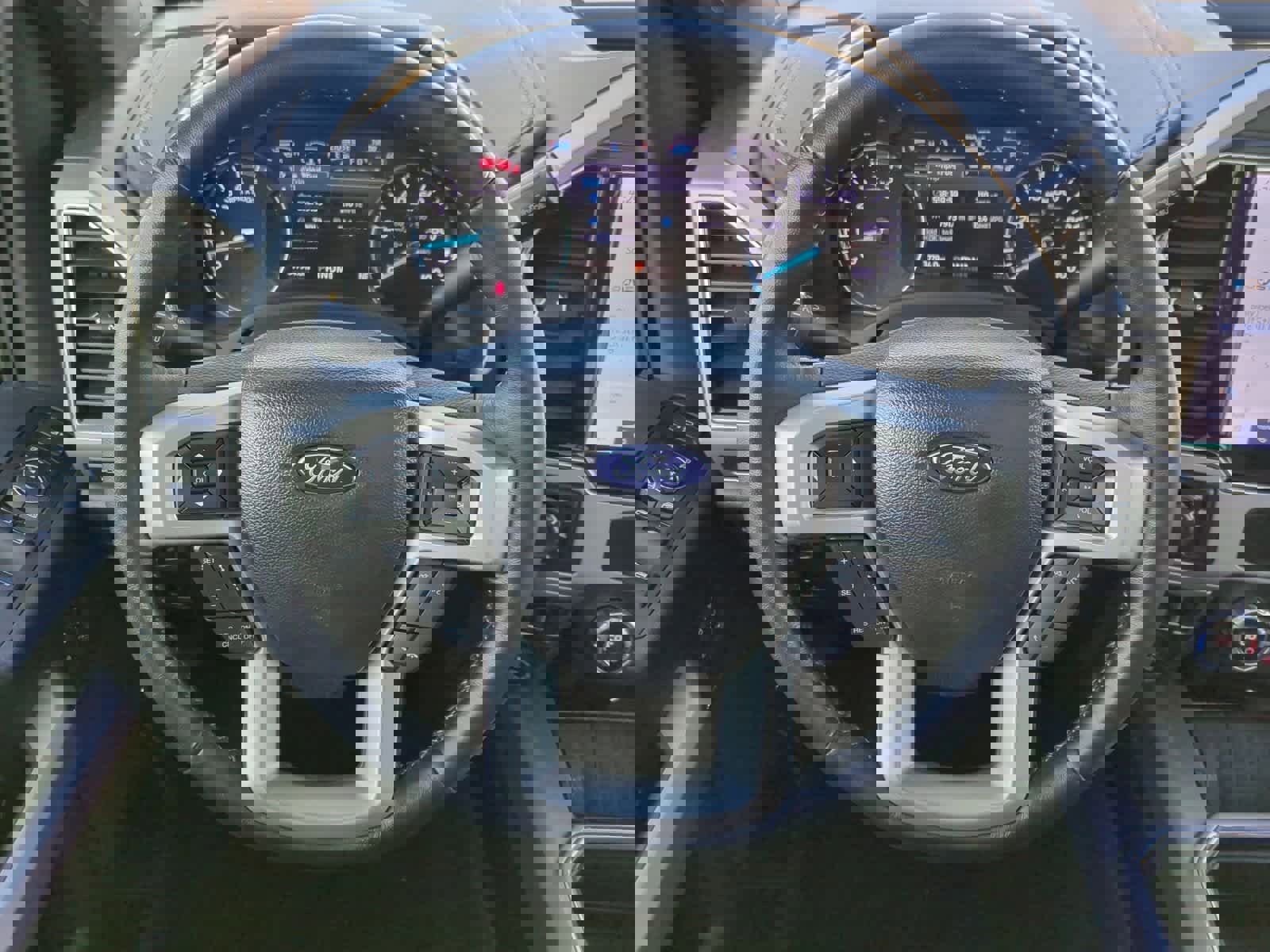 Certified 2022 Ford F350 Lariat w/ Tremor Off-Road Package image 24