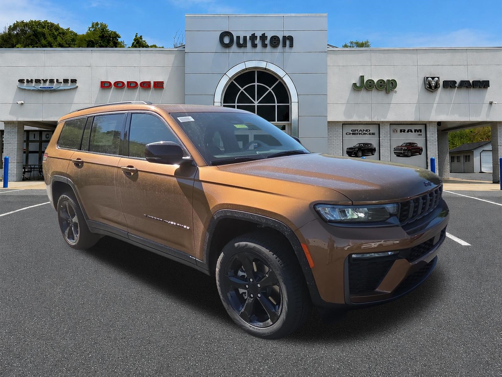 New 2026 Jeep Grand Cherokee L Limited w/ Limited Altitude Package