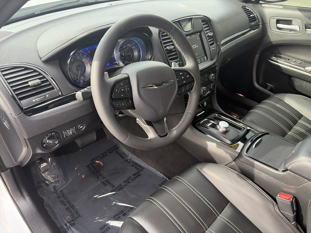 Used 2023 Chrysler 300 S RWD image 10