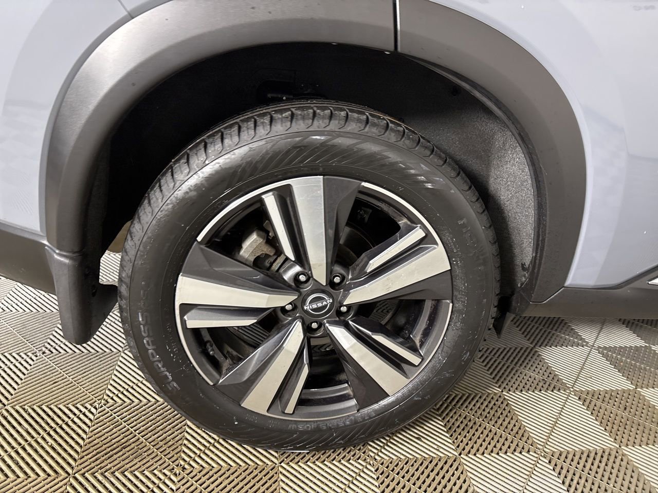 Used 2023 Nissan Rogue SL image 31