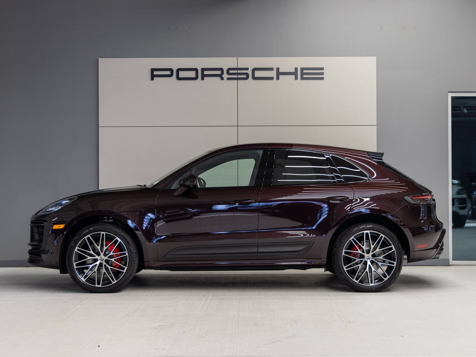 Certified 2026 Porsche Macan S AWD/4WD image 2