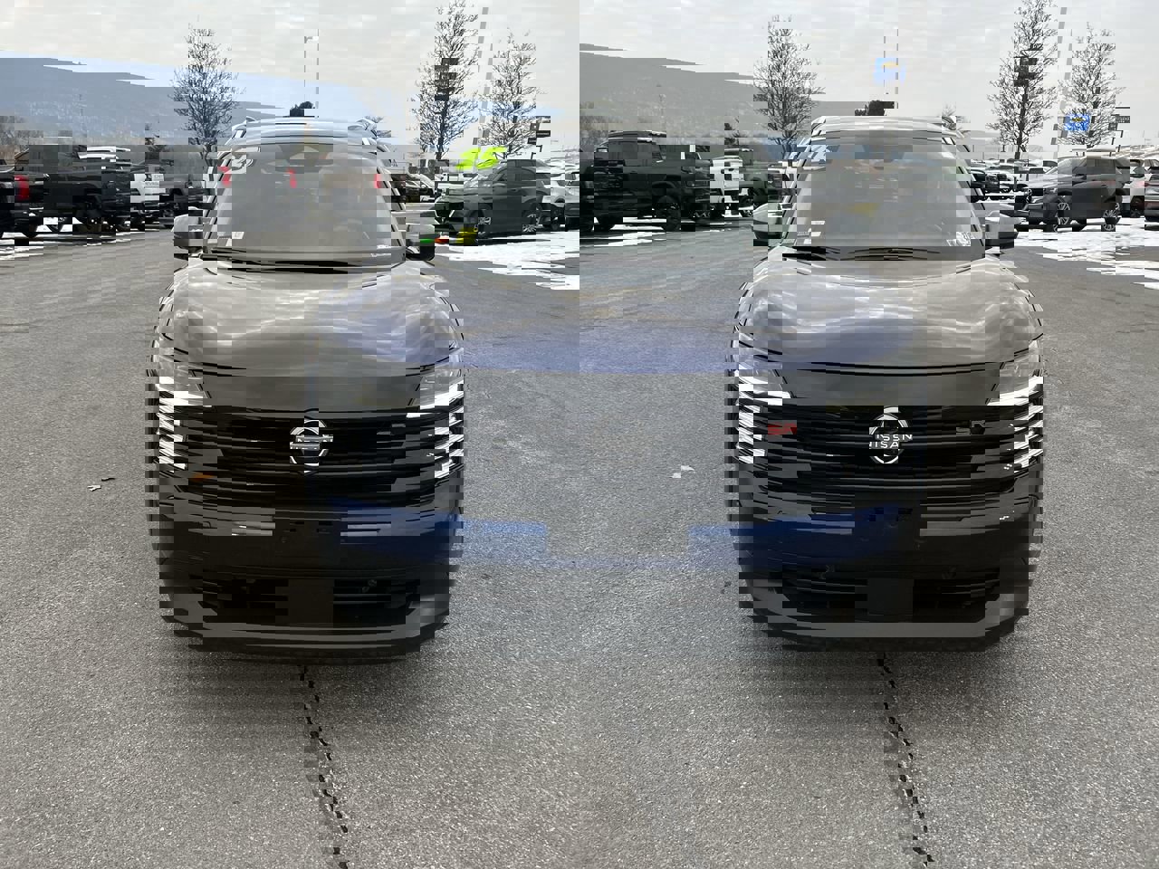 Used 2025 Nissan Kicks SR w/ SR Premium Package image 2