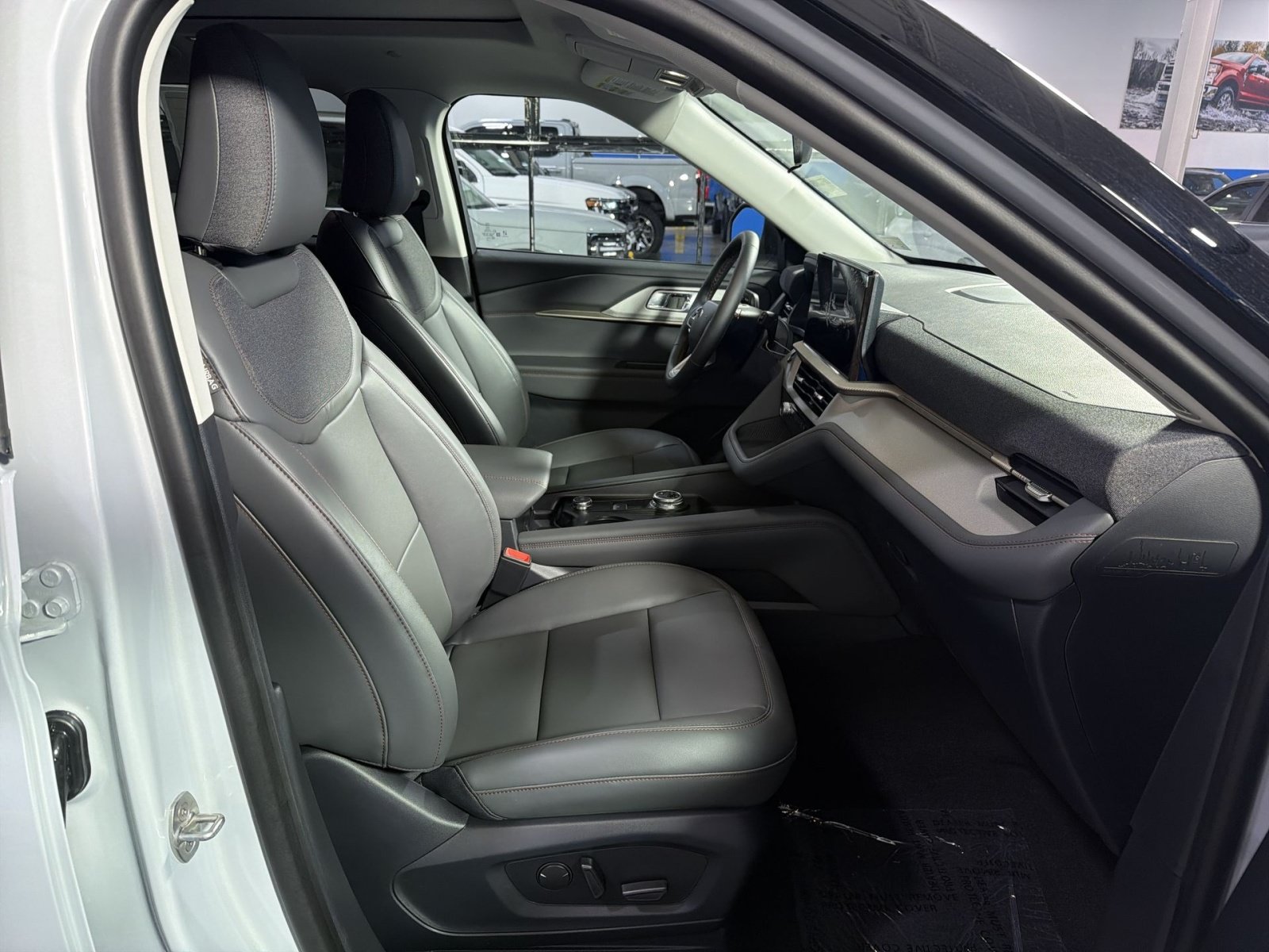 New 2026 Ford Explorer Active w/ Active Comfort Package AWD/4WD image 27