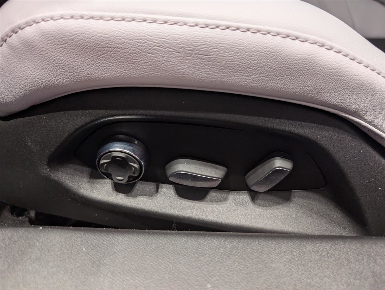 New 2026 Chevrolet Corvette Stingray Preferred Conv w/ Chrome Exterior Badge Package image 13