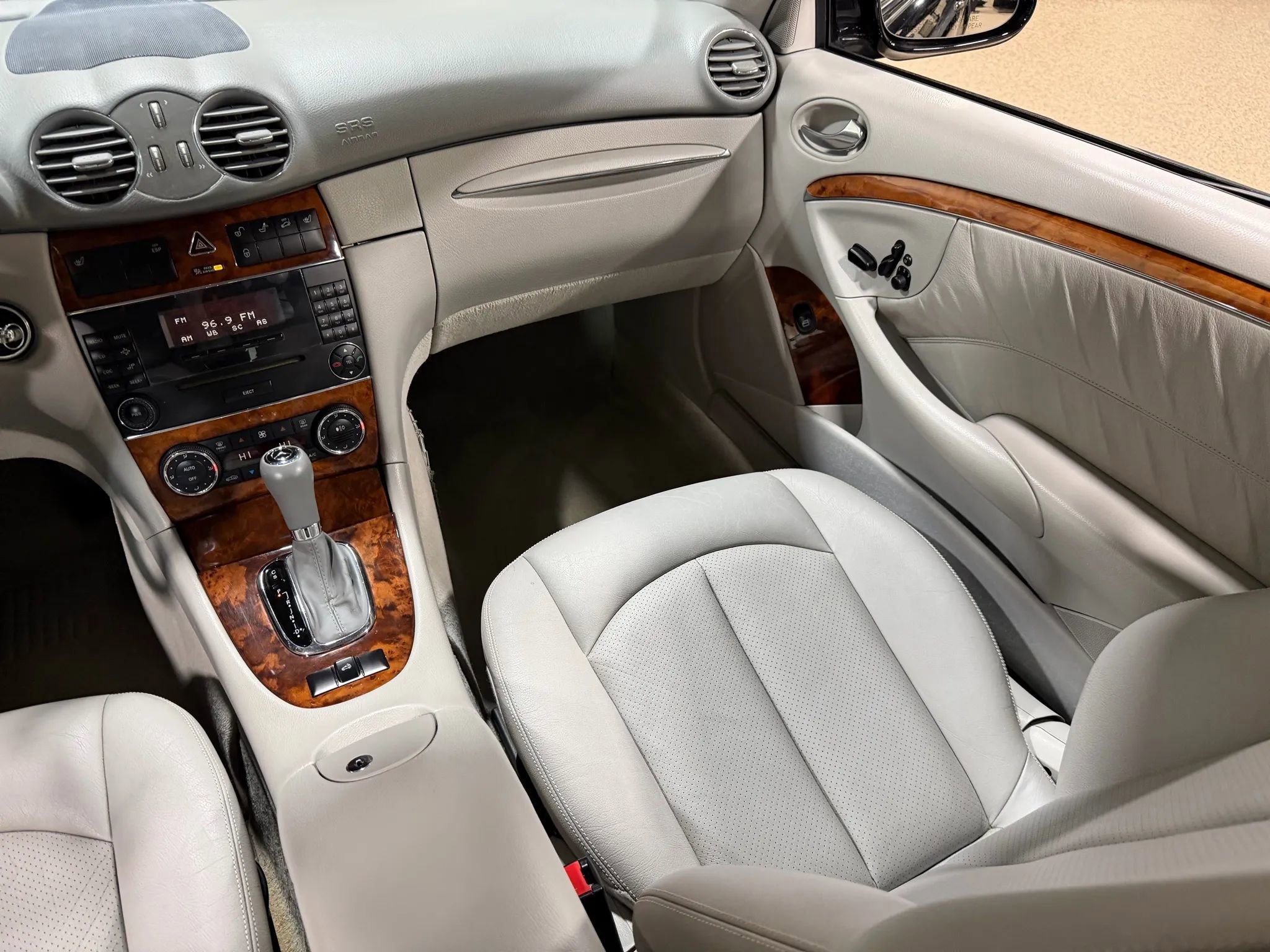 Used 2005 Mercedes-Benz CLK 500 Cabriolet image 52