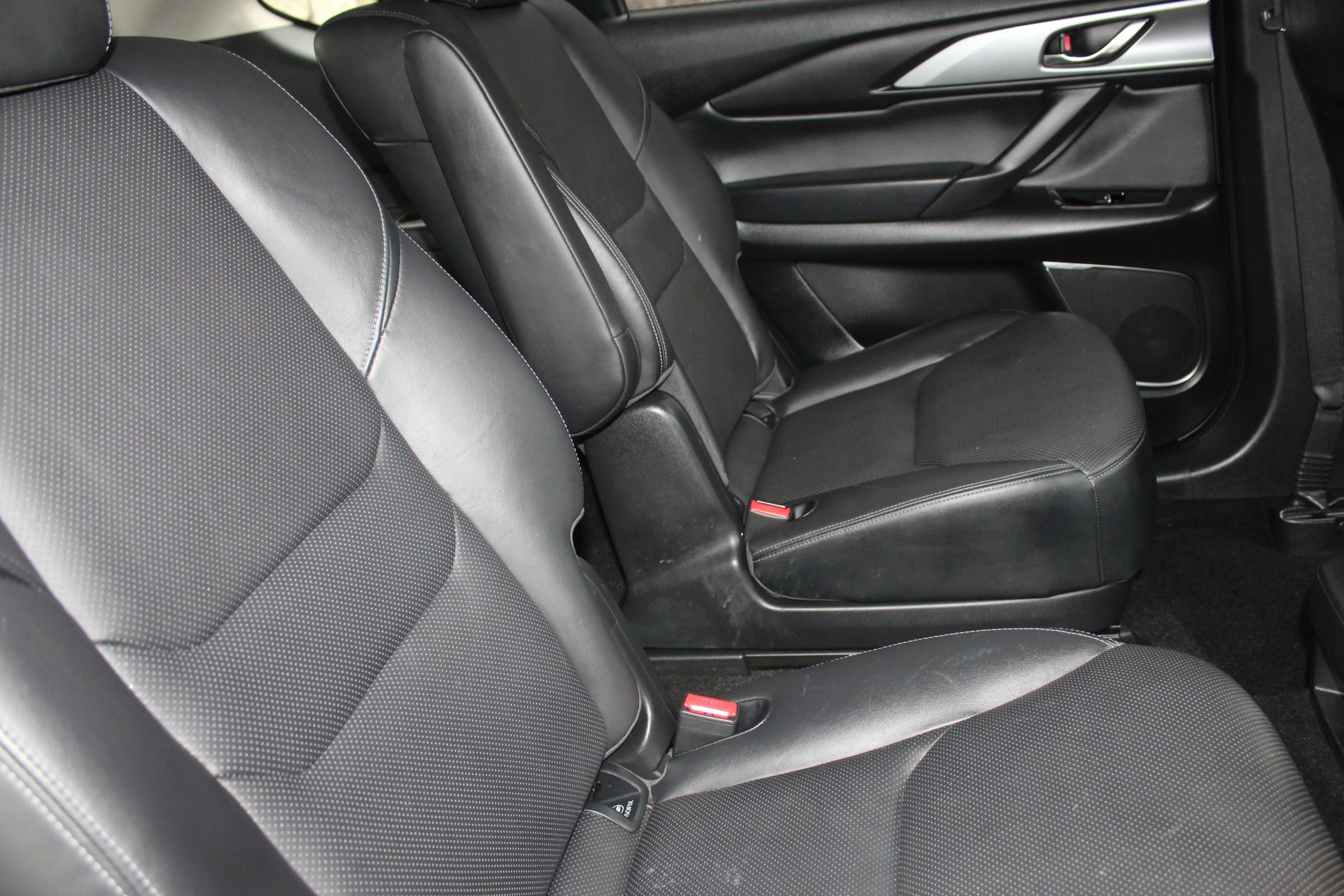 Used 2020 MAZDA CX-9 Touring w/ Touring Premium Package image 16
