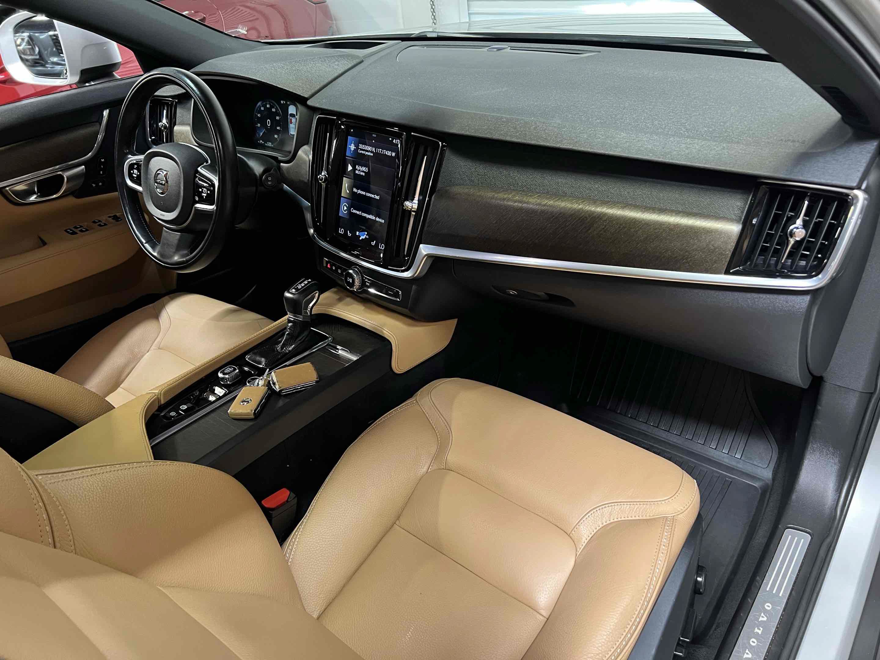 Used 2020 Volvo V90 T6 Cross Country AWD/4WD image 27