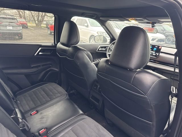 Used 2024 Mitsubishi Outlander SE image 9