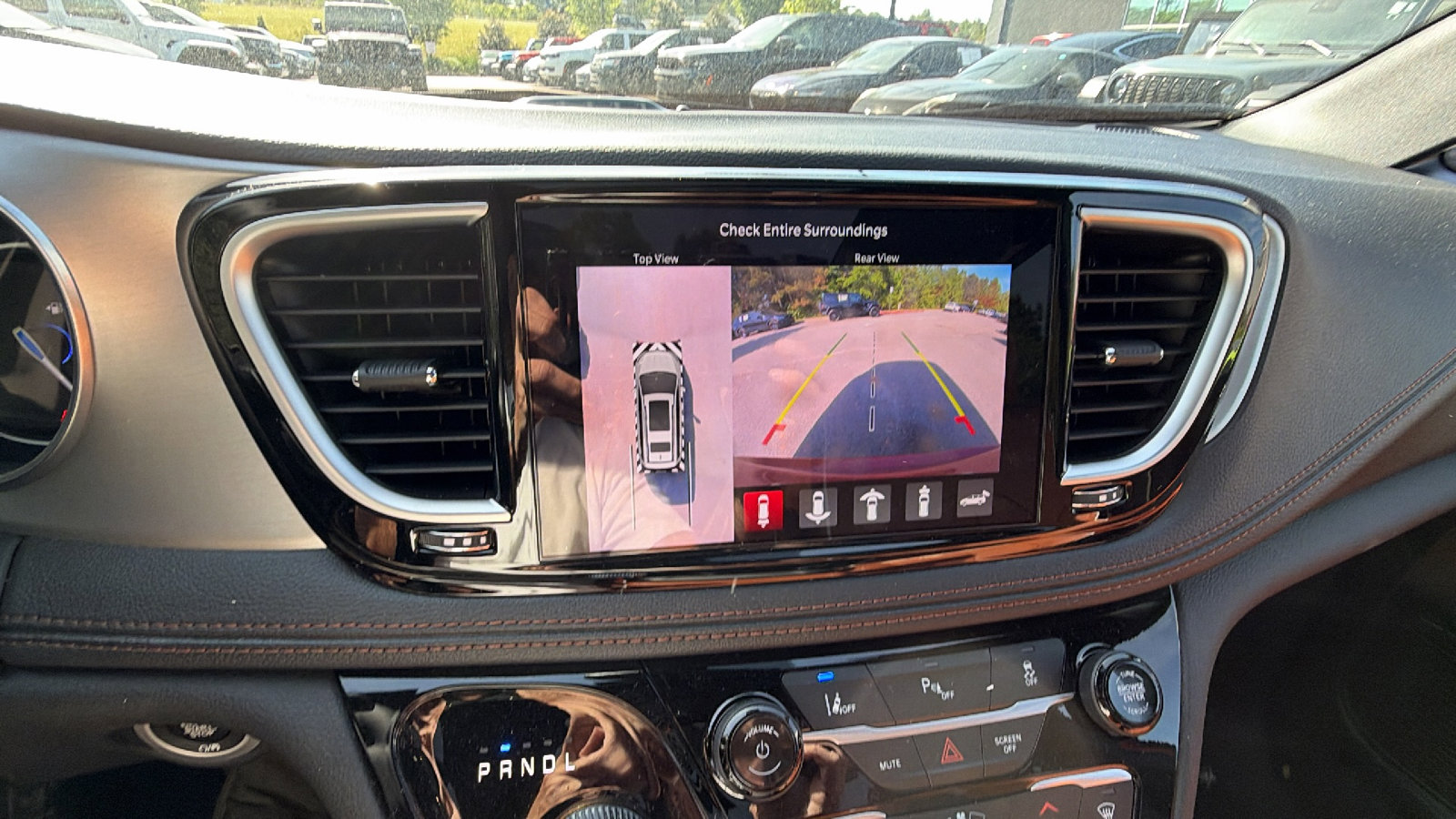 Used 2026 Chrysler Pacifica Pinnacle FWD image 37