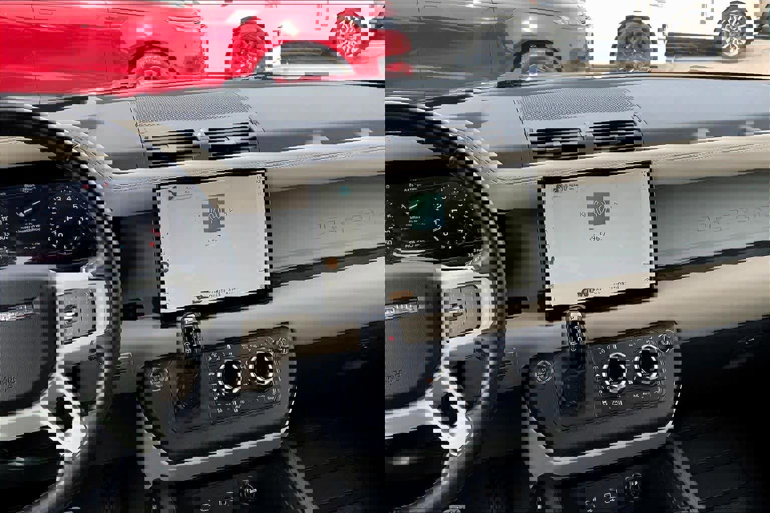 Used 2022 Land Rover Defender 110 X-Dynamic SE image 6