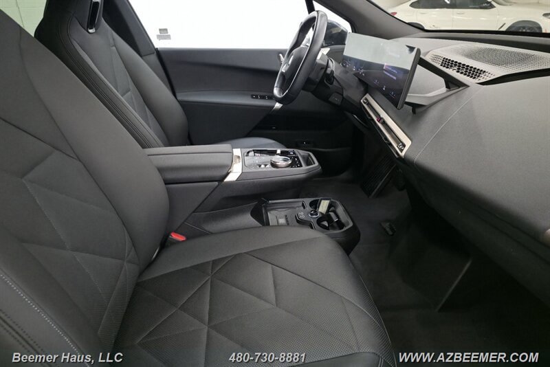 Used 2023 BMW iX xDrive50 w/ Convenience Package AWD/4WD image 28