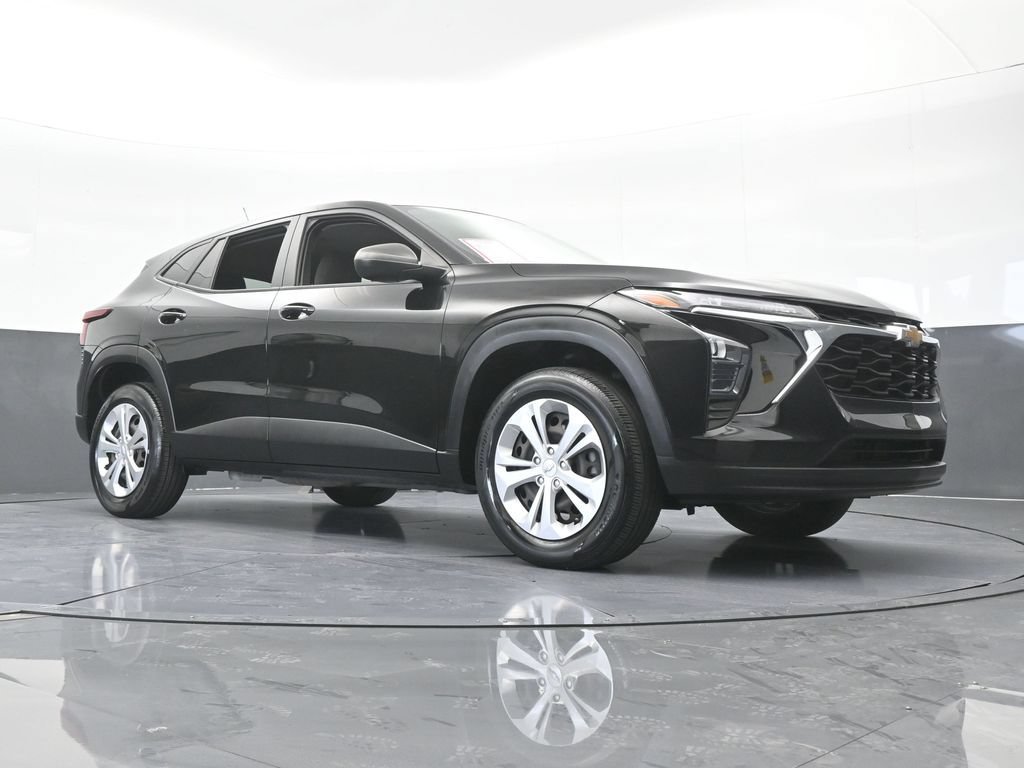 Used 2024 Chevrolet Trax LS FWD image 54