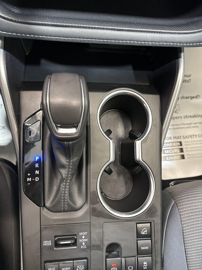 Used 2024 Toyota Highlander LE image 29