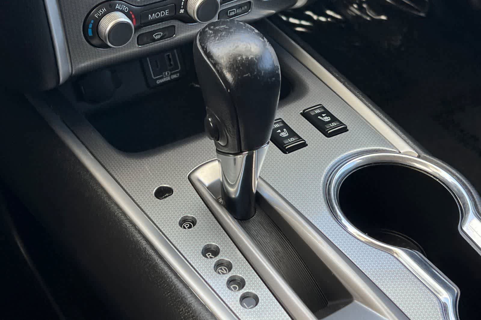 Used 2020 Nissan Pathfinder SL FWD image 29