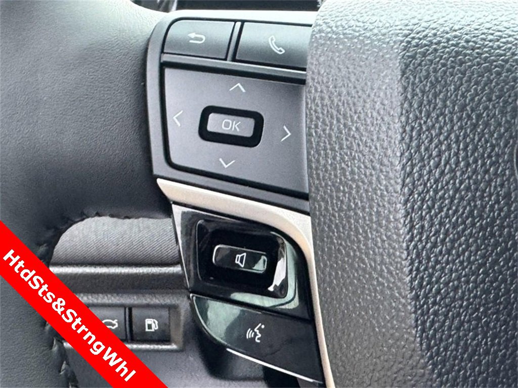 Used 2025 Toyota Camry LE image 17