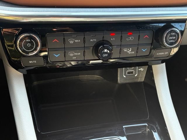 Used 2023 Jeep Compass Limited AWD/4WD image 20