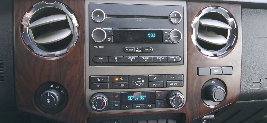 Used 2012 Ford F350 Lariat w/ Chrome Pkg image 28