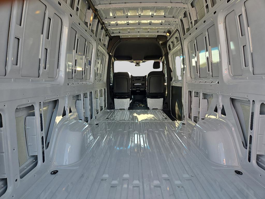 Used 2025 Mercedes-Benz Sprinter 2500 image 14