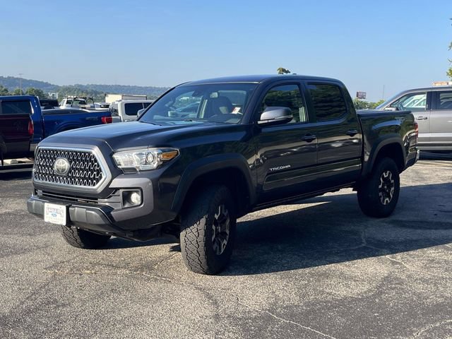 Used 2019 Toyota Tacoma TRD Off-Road AWD/4WD image 8