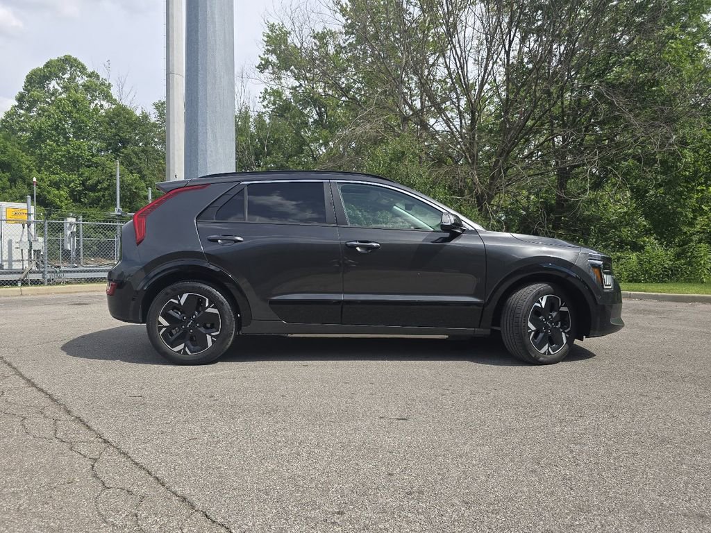 Used 2023 Kia Niro Wave w/ Wave Preserve Package FWD image 18