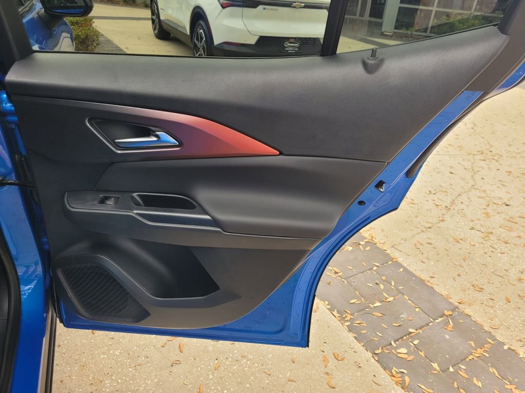 New 2026 Chevrolet Equinox EV RS FWD image 18