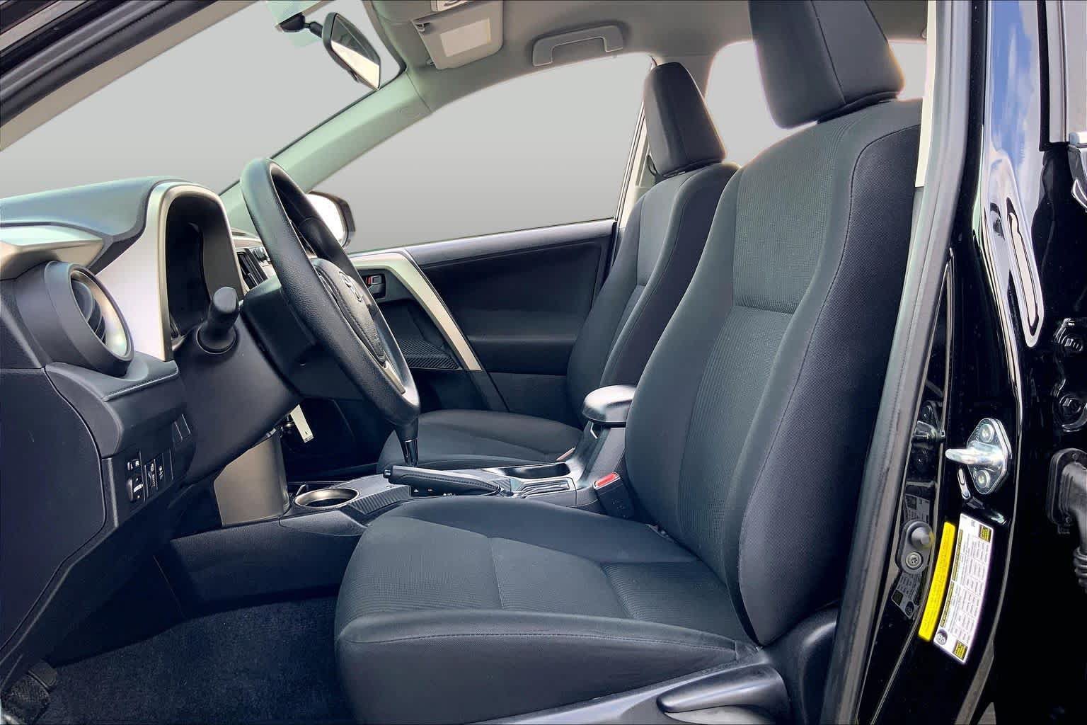 Used 2014 Toyota RAV4 LE FWD image 8
