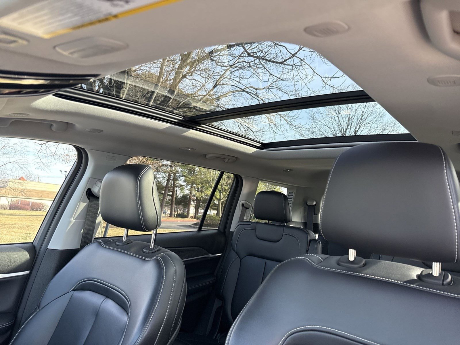 Used 2023 Jeep Grand Cherokee L Limited image 20