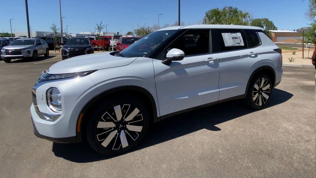 New 2026 Mitsubishi Outlander SE AWD/4WD image 4