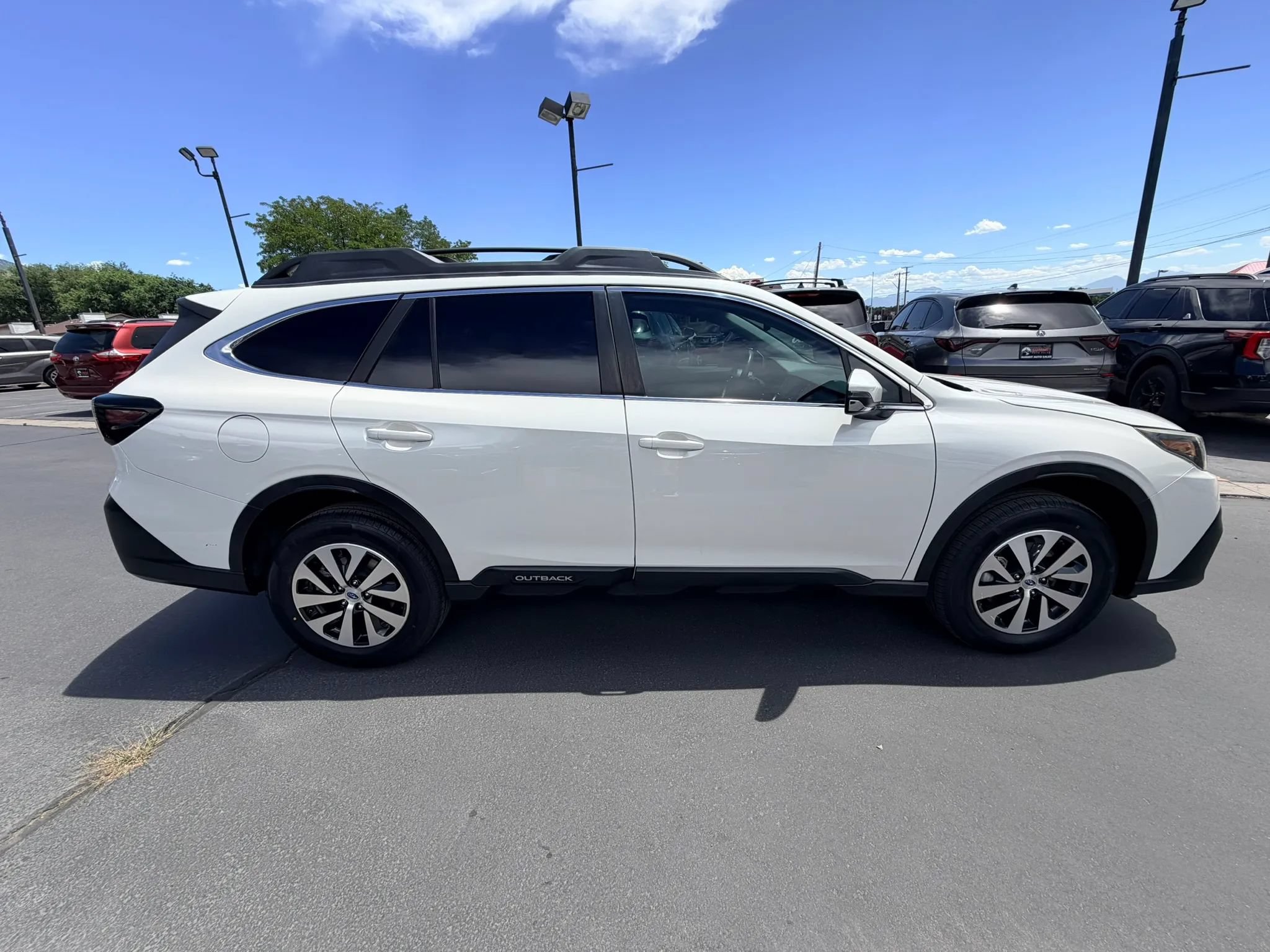 Used 2021 Subaru Outback Premium w/ Popular Package #1 AWD/4WD image 3