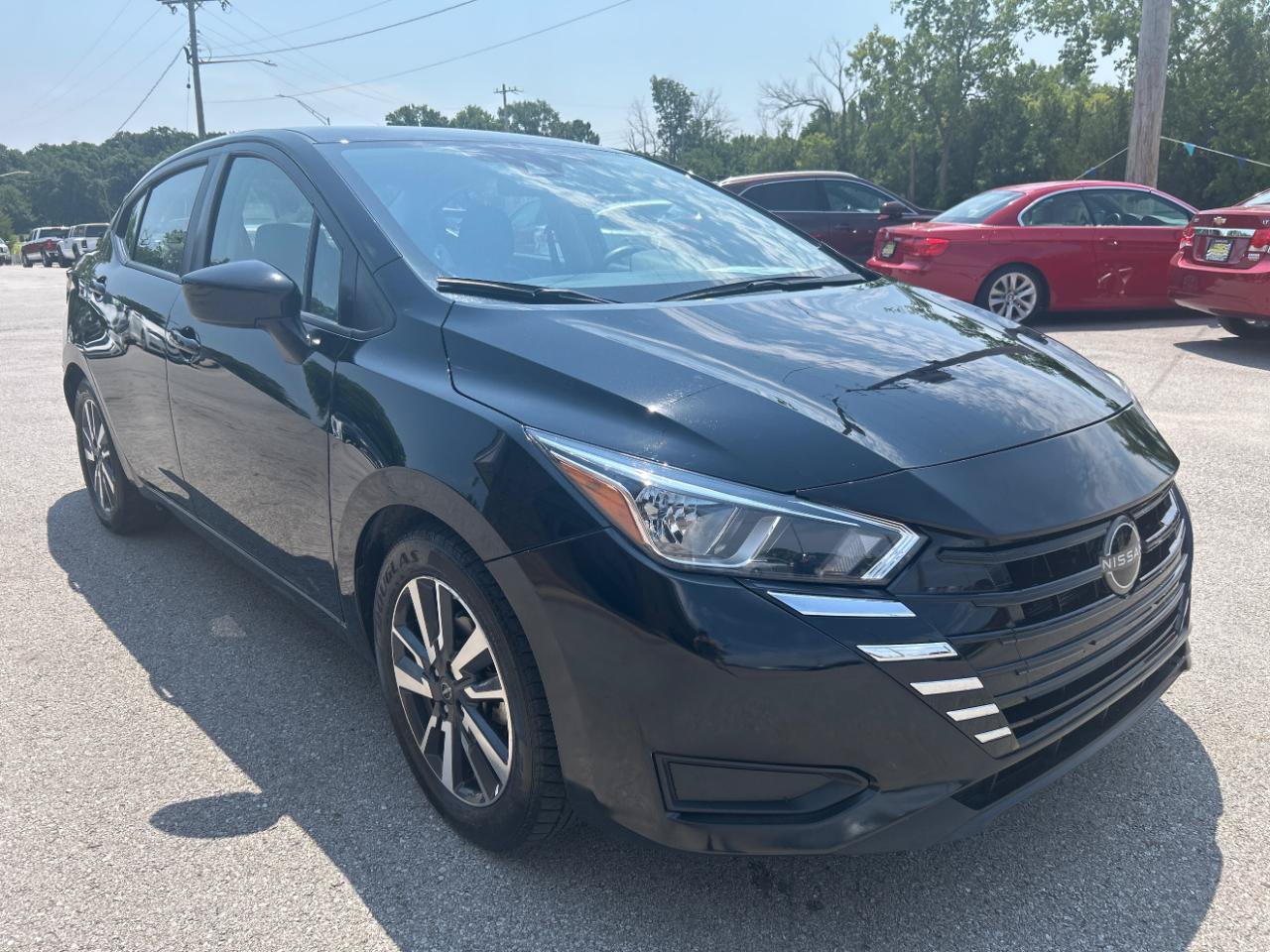 Used 2023 Nissan Versa SV FWD image 3