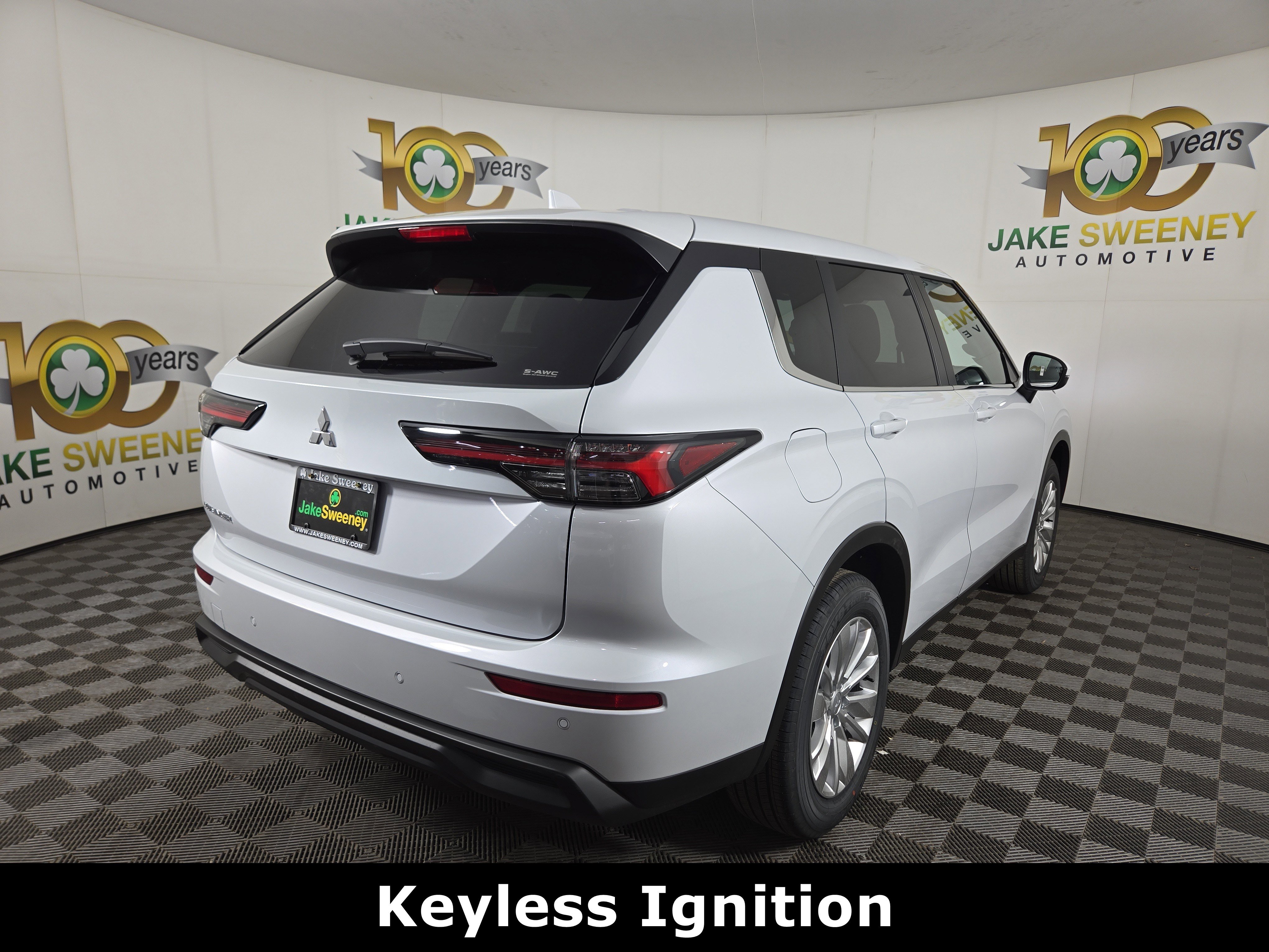 New 2026 Mitsubishi Outlander ES image 7