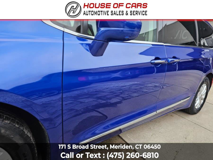 Used 2019 Chrysler Pacifica Touring-L w/ Advanced Safetytec Group image 18