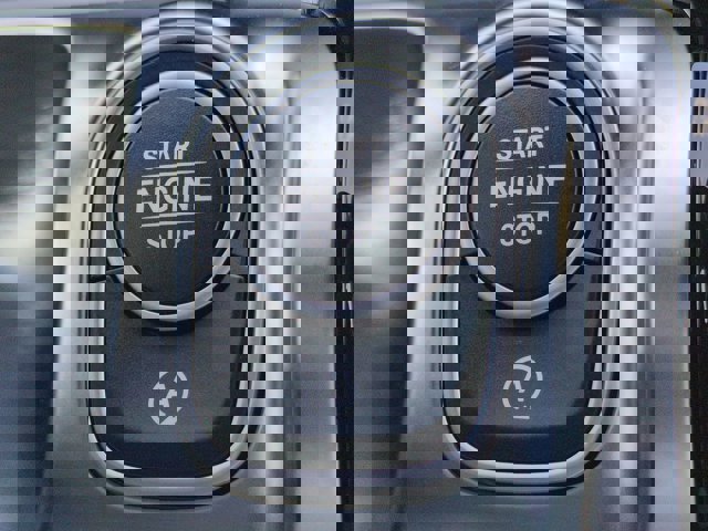 Used 2025 Mercedes-Benz GLB 250 image 27