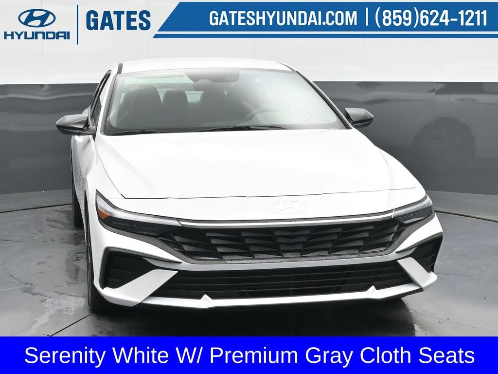 Used 2025 Hyundai Elantra Sport image 5