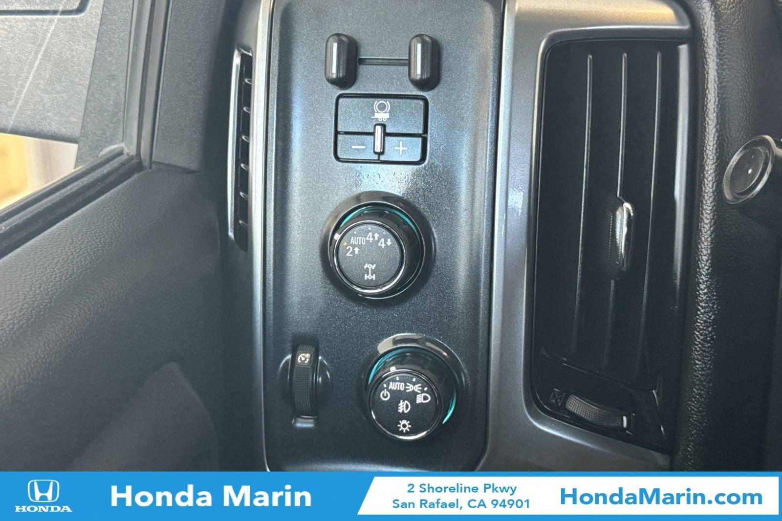 Used 2017 Chevrolet Silverado 1500 LT w/ All Star Edition image 32