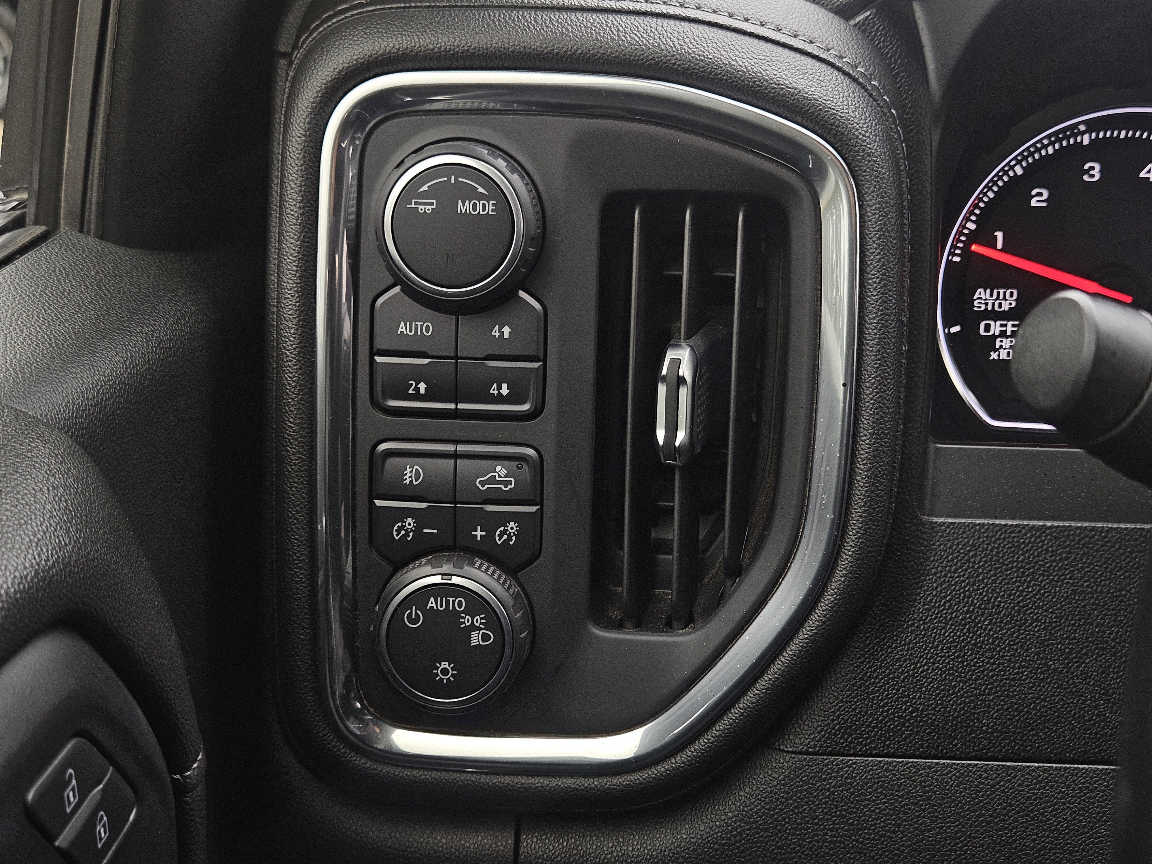 Used 2021 Chevrolet Silverado 1500 RST AWD/4WD image 25